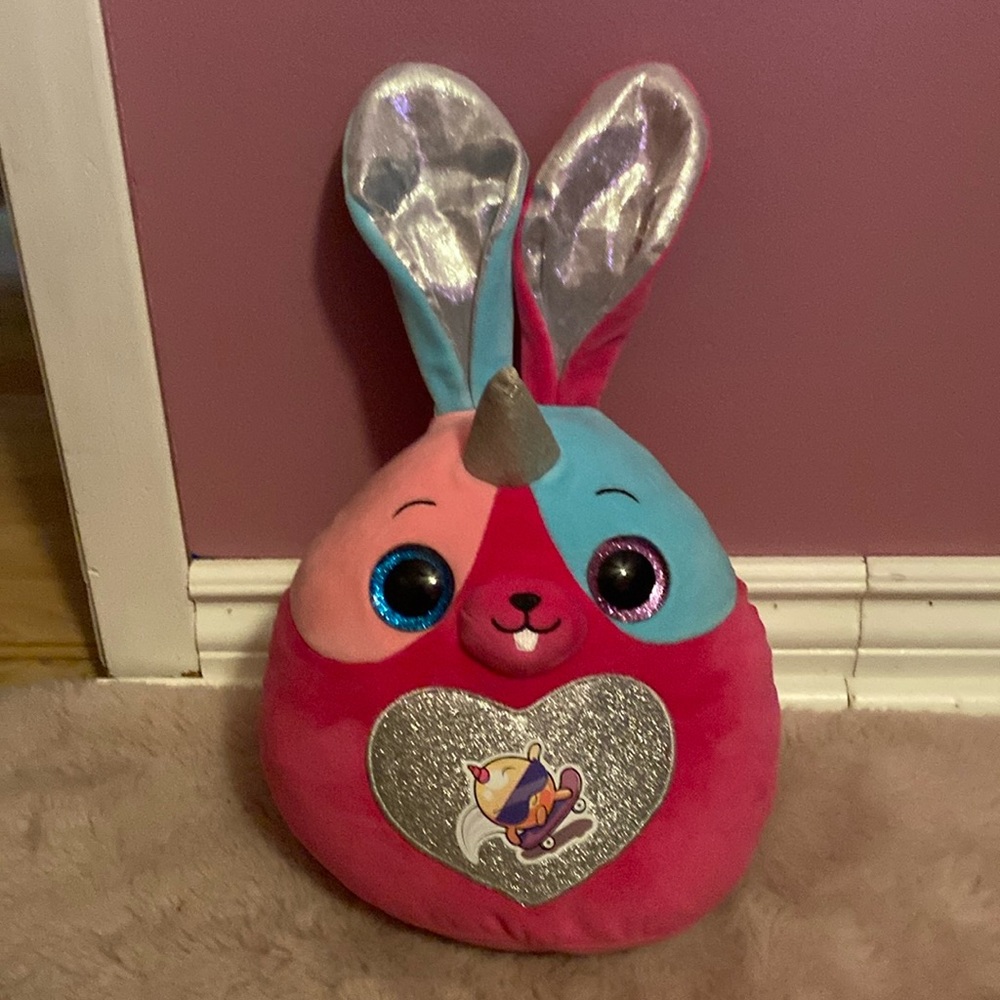 BRAND NEW STUFF ANIMAL NO TAG! SMOKE FREE HOME!
